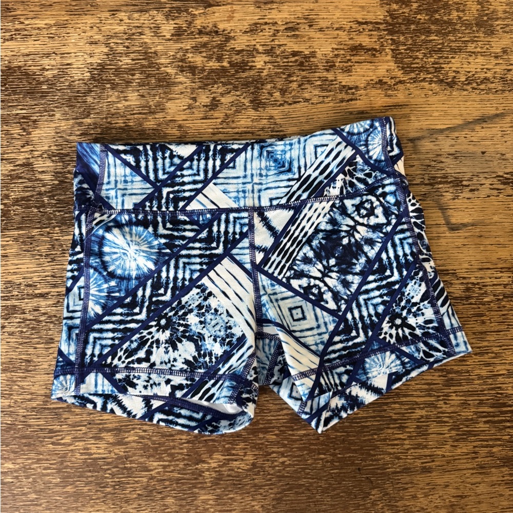 Athleta Batik Chaturanga Blue Patterned Bike Shorts - Picture 2 of 4